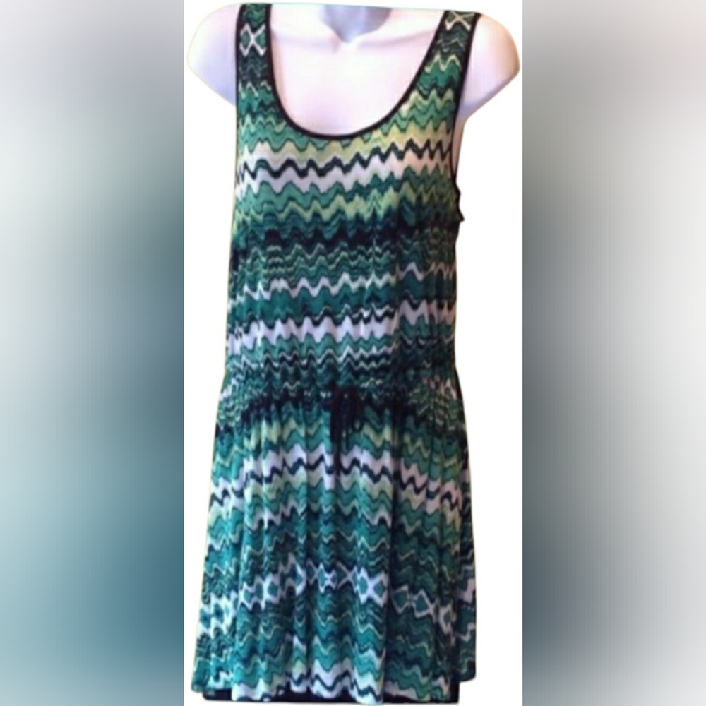 KENSIE GREENS & BLACK CREAM SCOOP NECK SLEEVELESS 2 TIER SLIMMING PULL ON DRESS